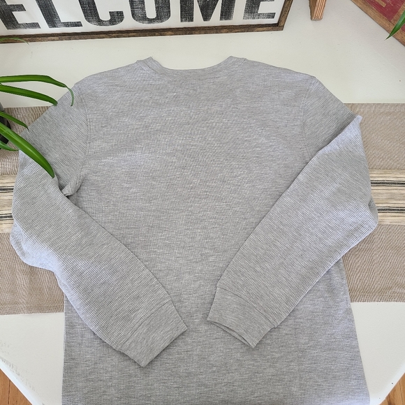 NFL Tampa Bay Buccaneers Long Sleeve Shirt Boys Size 18-20 (XL) - Picture 3 of 5